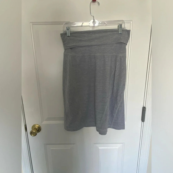 Women’s North Face getaway gray walking skirt with fold over band and pocket M - Picture 1 of 6